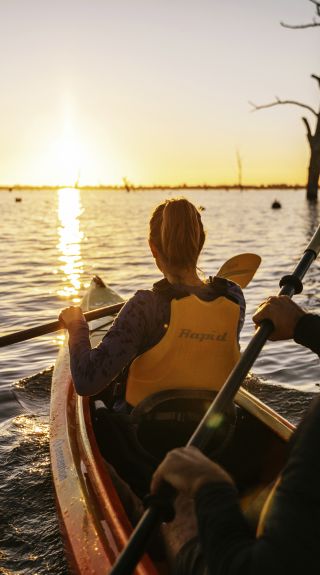 Kayaking along Lake Mulwala in Mulwala, The Murray