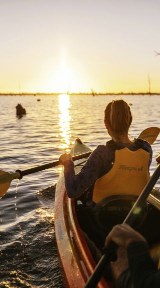 Kayaking along Lake Mulwala in Mulwala, The Murray